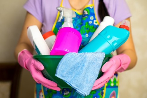 Deep cleaning service for a Finsbury Park home kitchen and shared living space
